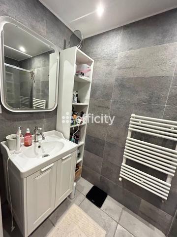 Appartement
         2 pièces
        - 46 m² 349 000 € *