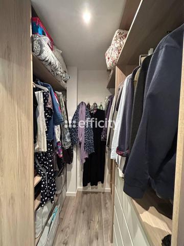 Appartement
         2 pièces
        - 46 m² 349 000 € *
