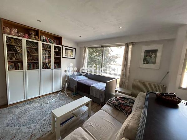 Appartement
         2 pièces
        - 46 m² 349 000 € *