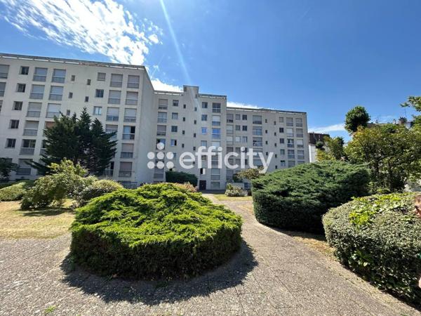 Appartement
         2 pièces
        - 46 m² 349 000 € *