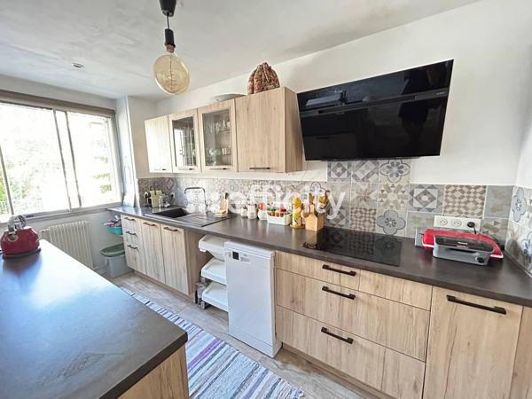 Appartement
         2 pièces
        - 46 m² 349 000 € *