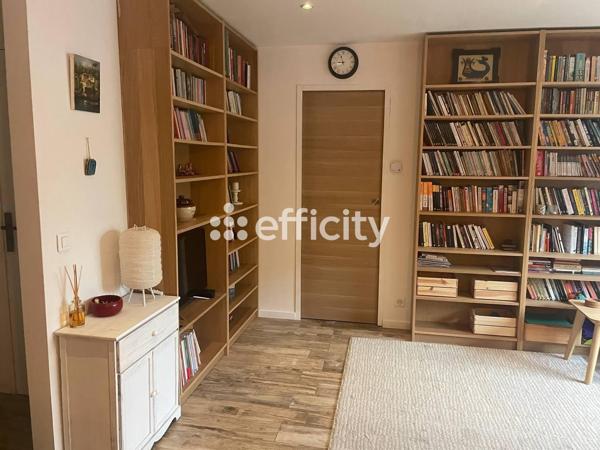 Appartement
         2 pièces
        - 46 m² 349 000 € *