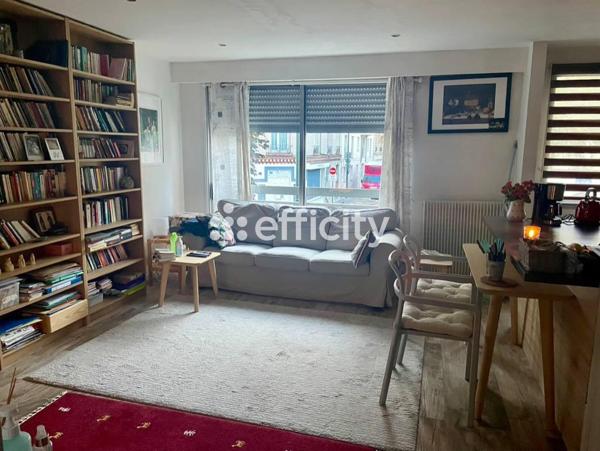 Appartement
         2 pièces
        - 46 m² 349 000 € *