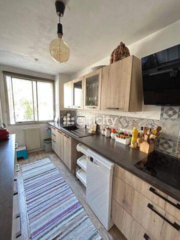 Appartement
         2 pièces
        - 46 m² 349 000 € *