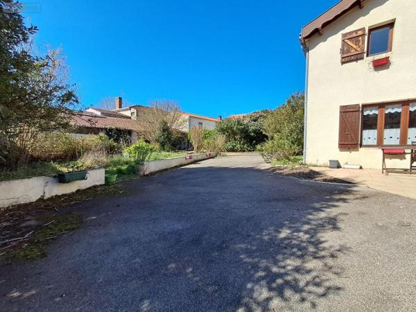 Maison individuelle à vendre à Aigrefeuille-d'Aunis en Charente-Maritime (17290), ref : 584