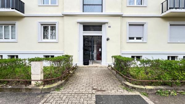 APPARTEMENT QUARTIER DES IV