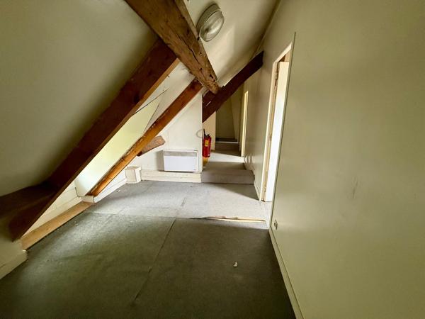 Maison
         12 pièces
        - 173 m² 346 500 € *