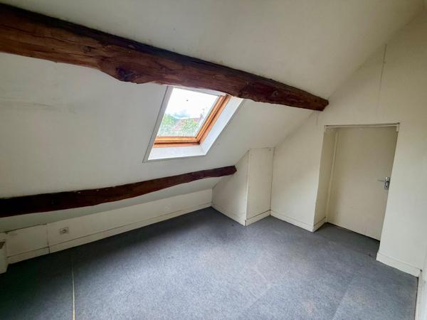 Maison
         12 pièces
        - 173 m² 346 500 € *