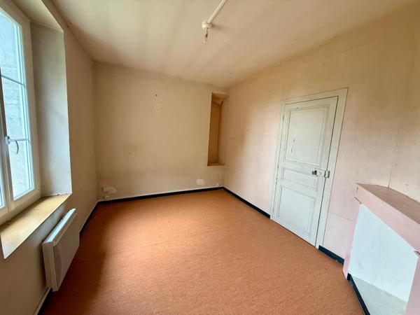 Maison
         12 pièces
        - 173 m² 346 500 € *