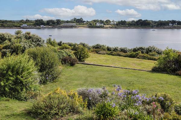 A vendre – Propriété d’exception en première ligne à Saint-Philibert, avec vue mer imprenable et plage à pied
