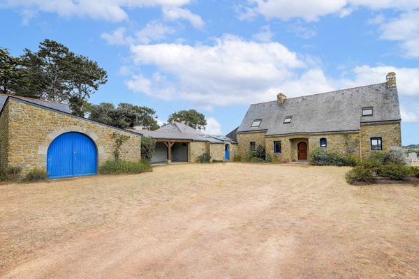 A vendre – Propriété d’exception en première ligne à Saint-Philibert, avec vue mer imprenable et plage à pied