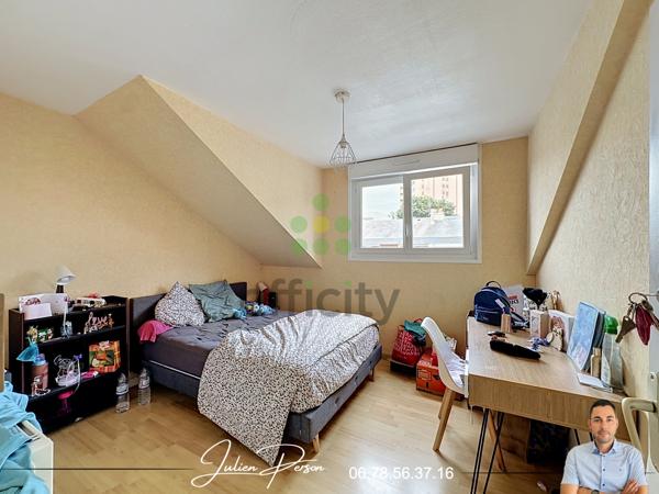 Maison
         7 pièces
        - 110 m² Exclusivité 184 000 € *