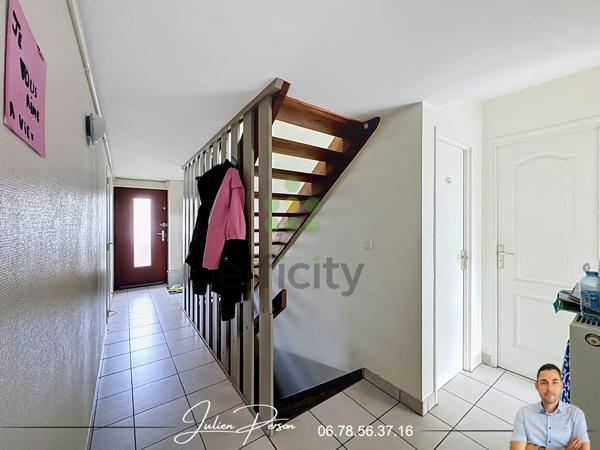 Maison
         7 pièces
        - 110 m² Exclusivité 184 000 € *
