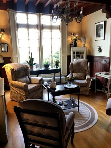 Grande maison de style proche anglo normand