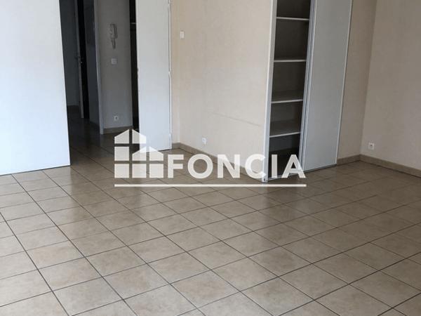 Location Appartement 4 pièces 73.77 m² - 2 PLACE DU MARCHE Dreux 28100