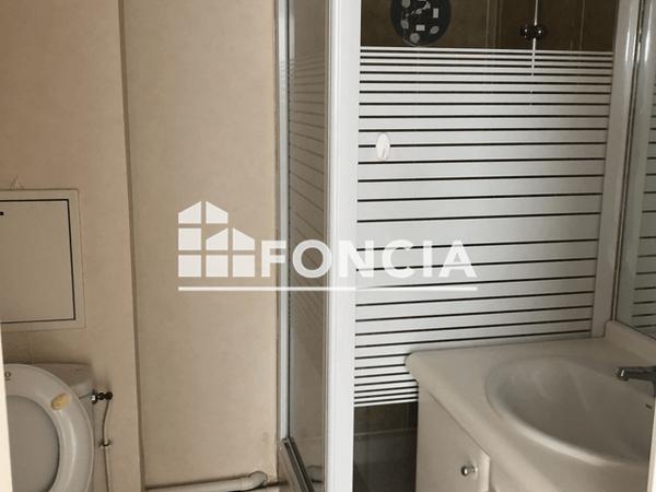 Location Appartement 4 pièces 73.77 m² - 2 PLACE DU MARCHE Dreux 28100