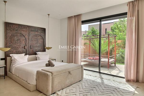 À vendre villa moderne dans un domaine privé sur la route de l'Ourika à Marrakech