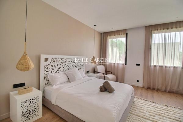 À vendre villa moderne dans un domaine privé sur la route de l'Ourika à Marrakech