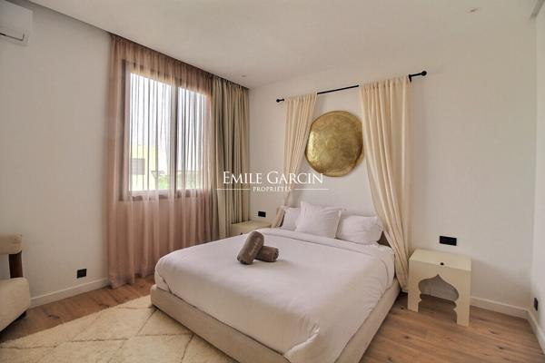 À vendre villa moderne dans un domaine privé sur la route de l'Ourika à Marrakech