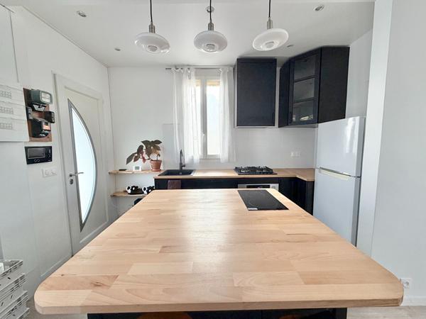 Maison 3 pièces 66 m² entièrement rénové Garage, cheminée