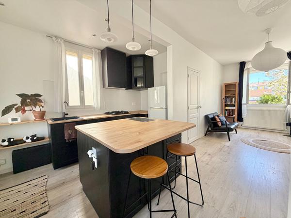 Maison 3 pièces 66 m² entièrement rénové Garage, cheminée