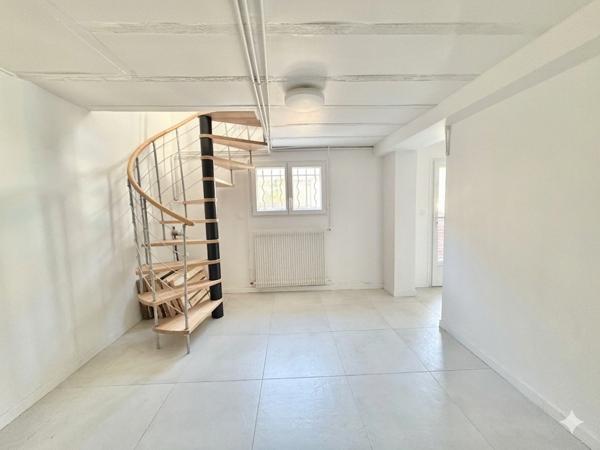 Maison 3 pièces 66 m² entièrement rénové Garage, cheminée