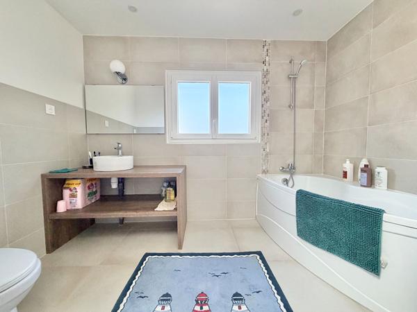 Maison 3 pièces 66 m² entièrement rénové Garage, cheminée