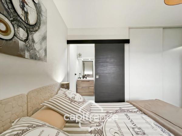 Appartement 40m2 rénové et climatisé, en rez de jardin , une chambre et sa salle de douche, sa terrasse couverte ,, piscine résidentielle intimiste