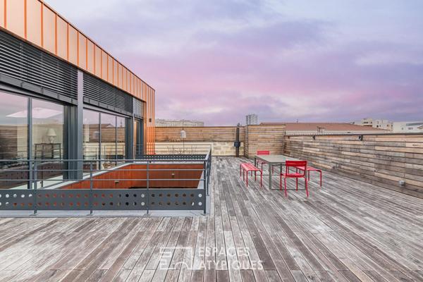 Loft d’exception avec rooftop, piscine, ascenseur et garage au coeur des Chartrons