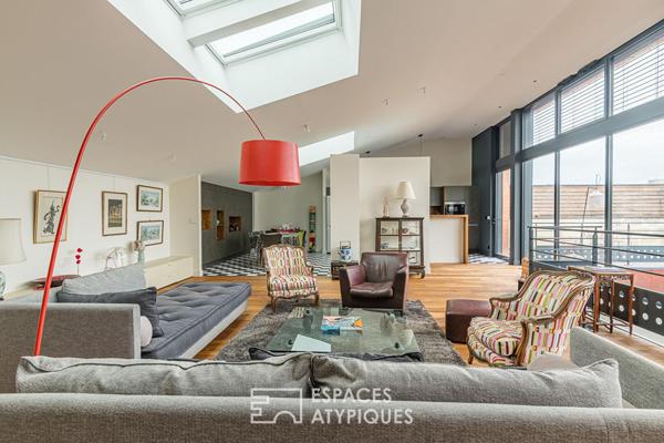 Loft d’exception avec rooftop, piscine, ascenseur et garage au coeur des Chartrons