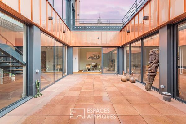 Loft d’exception avec rooftop, piscine, ascenseur et garage au coeur des Chartrons