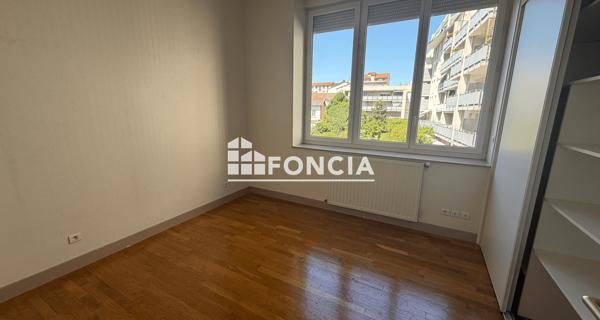 Location Appartement 3 pièces 85.2 m² - Villeurbanne 69100