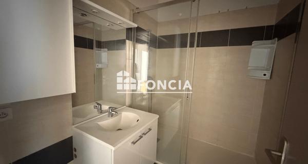 Location Appartement 3 pièces 85.2 m² - Villeurbanne 69100