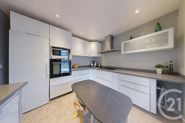 Appartement T3 à vendre  3 pièces - 88,10 m2 ONET LE CHATEAU - 12