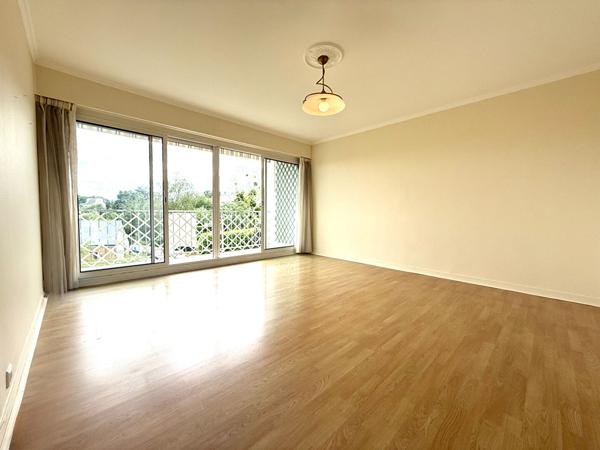 appartement vannes 4 chambres avec ascenseur, terrasses et place de parking