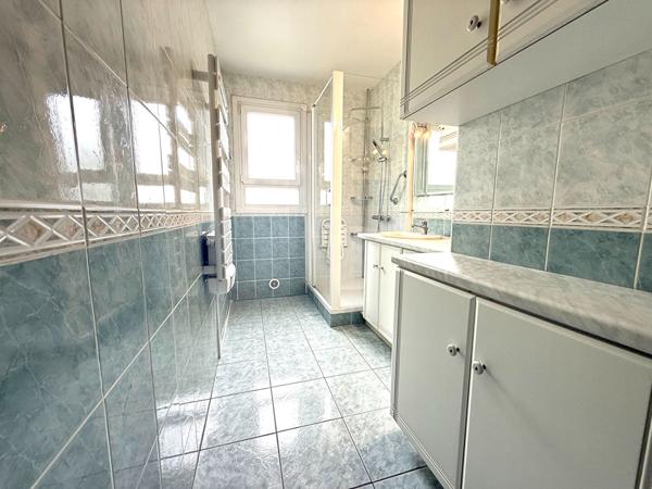 appartement vannes 4 chambres avec ascenseur, terrasses et place de parking