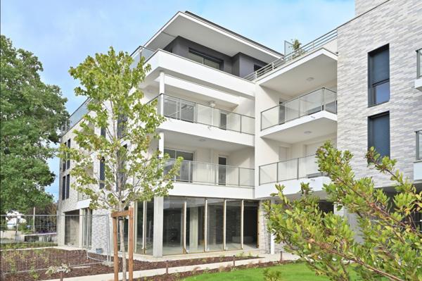 Appartement Pessac T4 de 100m2 + terrasse 60m²+box+pkg
