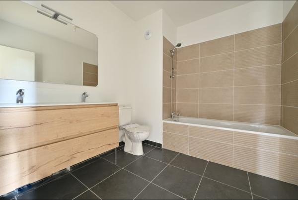 Appartement Pessac T4 de 100m2 + terrasse 60m²+box+pkg