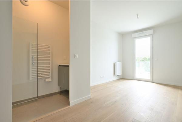 Appartement Pessac T4 de 100m2 + terrasse 60m²+box+pkg