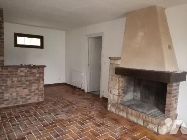 TROIS PAVILLONS ATTENANTS proche commerces, écoles et gare