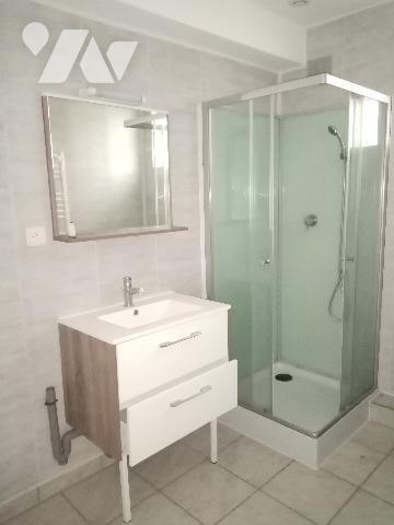 TROIS PAVILLONS ATTENANTS proche commerces, écoles et gare