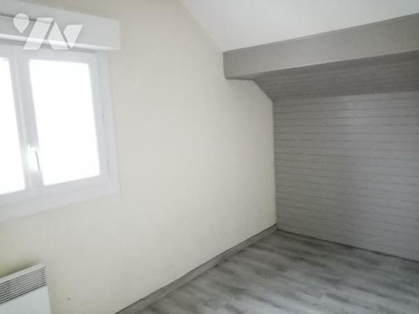 TROIS PAVILLONS ATTENANTS proche commerces, écoles et gare