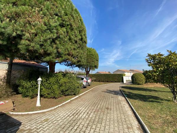 33450 SAINT-LOUBES - Maison de plain-pied de 4 chambres avec jardin à louer