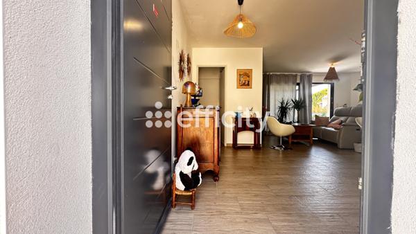 Maison
         5 pièces
        - 94 m² 315 000 € *