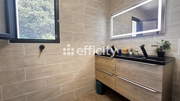Maison
         5 pièces
        - 94 m² 315 000 € *