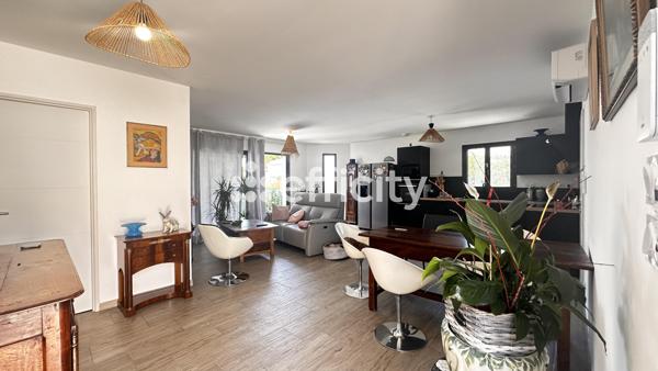 Maison
         5 pièces
        - 94 m² 315 000 € *