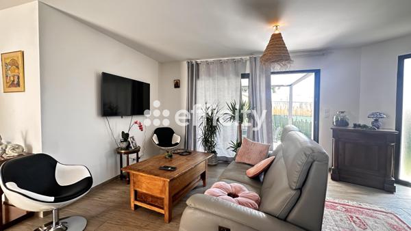 Maison
         5 pièces
        - 94 m² 315 000 € *