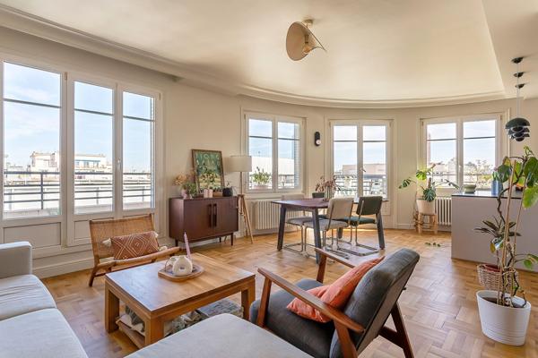 Rénovation contemporaine avec balcon quartier Préfecture