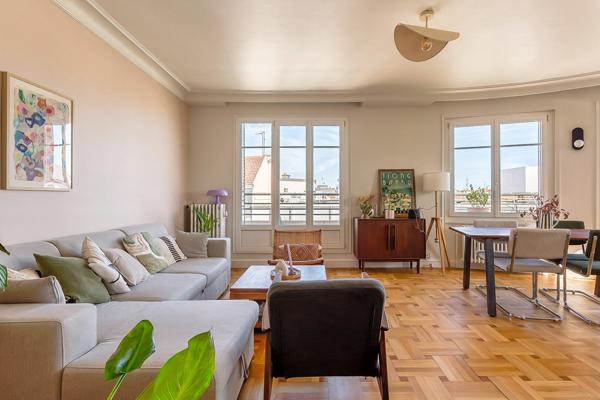 Rénovation contemporaine avec balcon quartier Préfecture