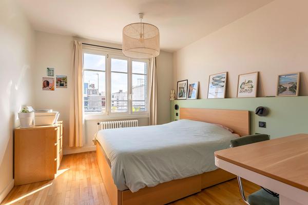 Rénovation contemporaine avec balcon quartier Préfecture